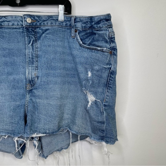 Old Navy OG Straight Jean Shorts in Size 26 - Picture 2 of 6
